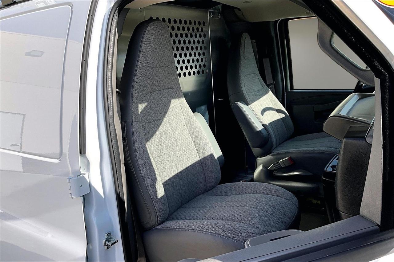 Chevrolet Express Cargo Van RWD 2500 155" 2025