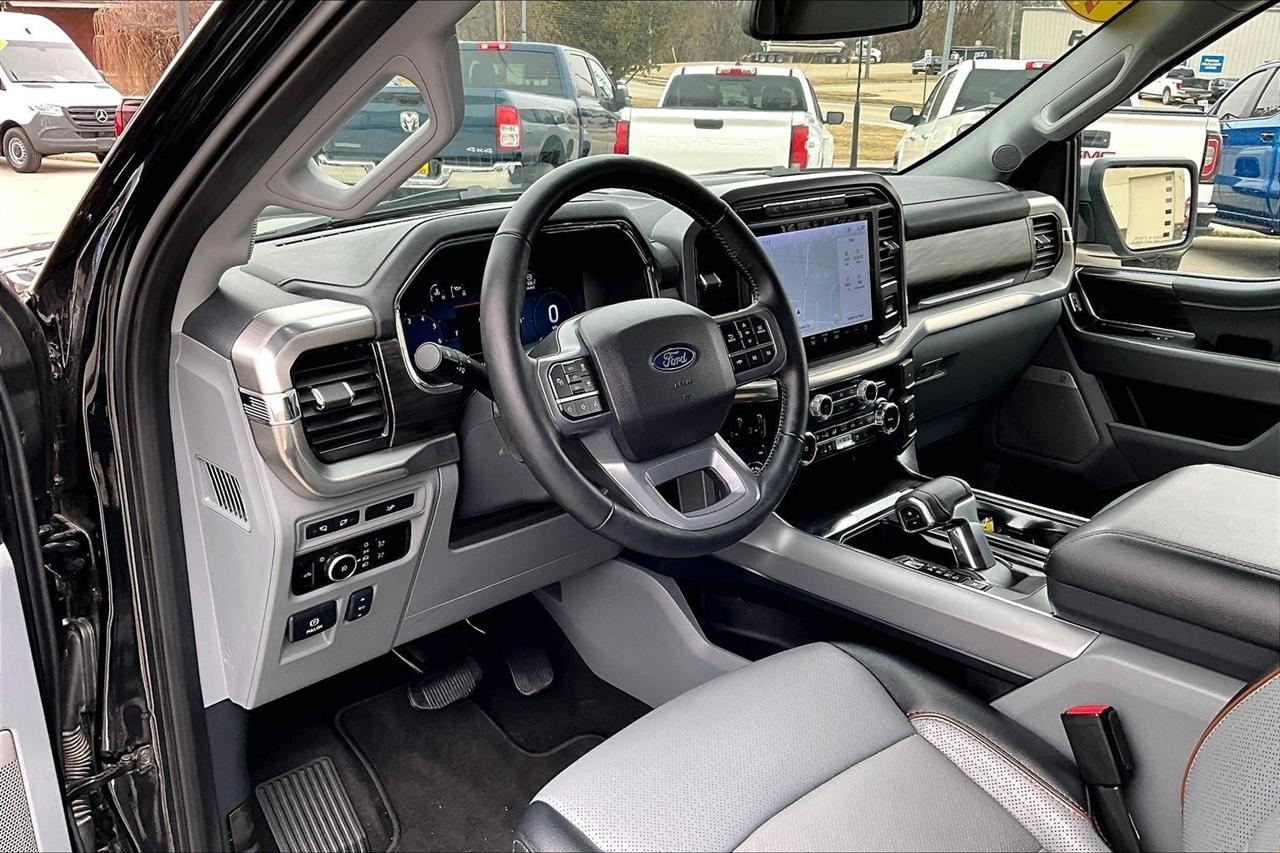 Ford F-150 Lariat 4WD SuperCrew 5.5' Box 2024