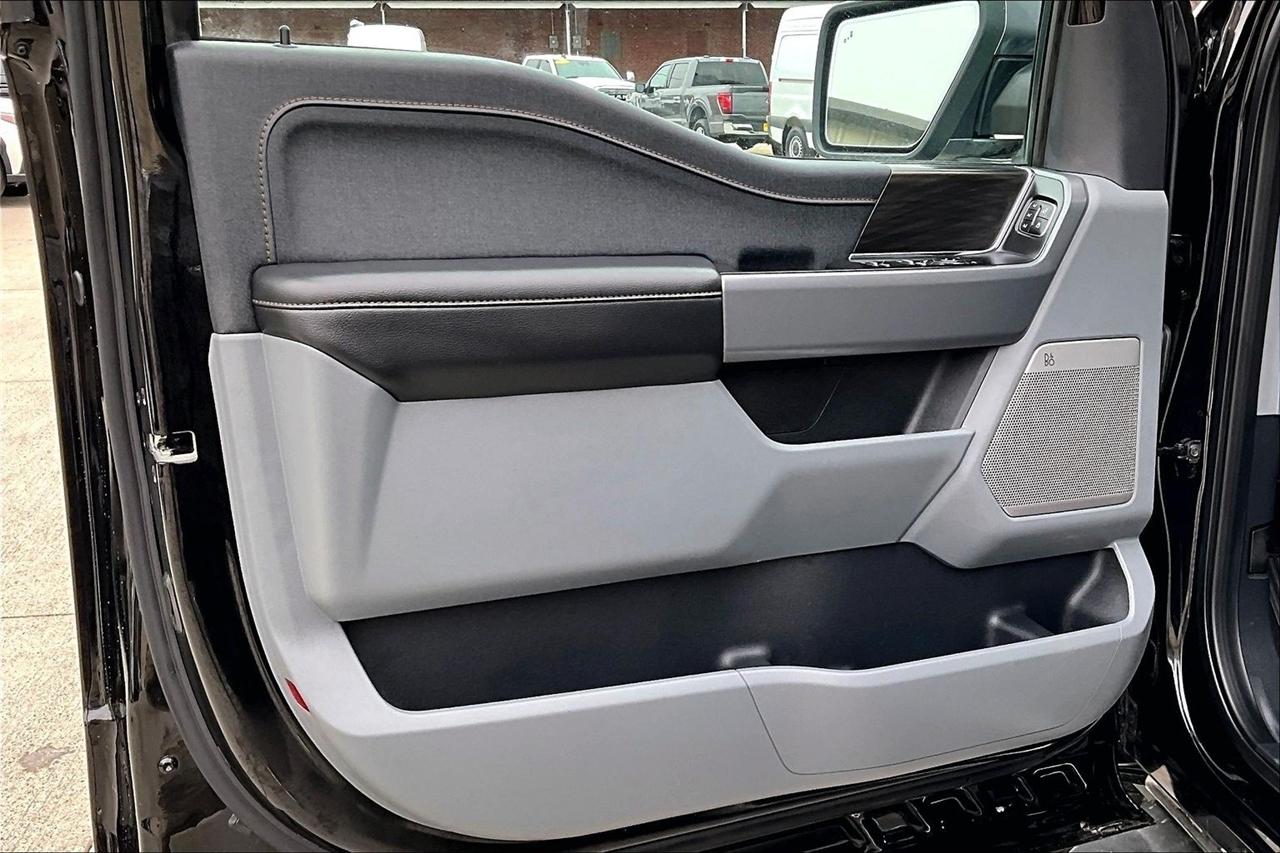 Ford F-150 Lariat 4WD SuperCrew 5.5' Box 2024