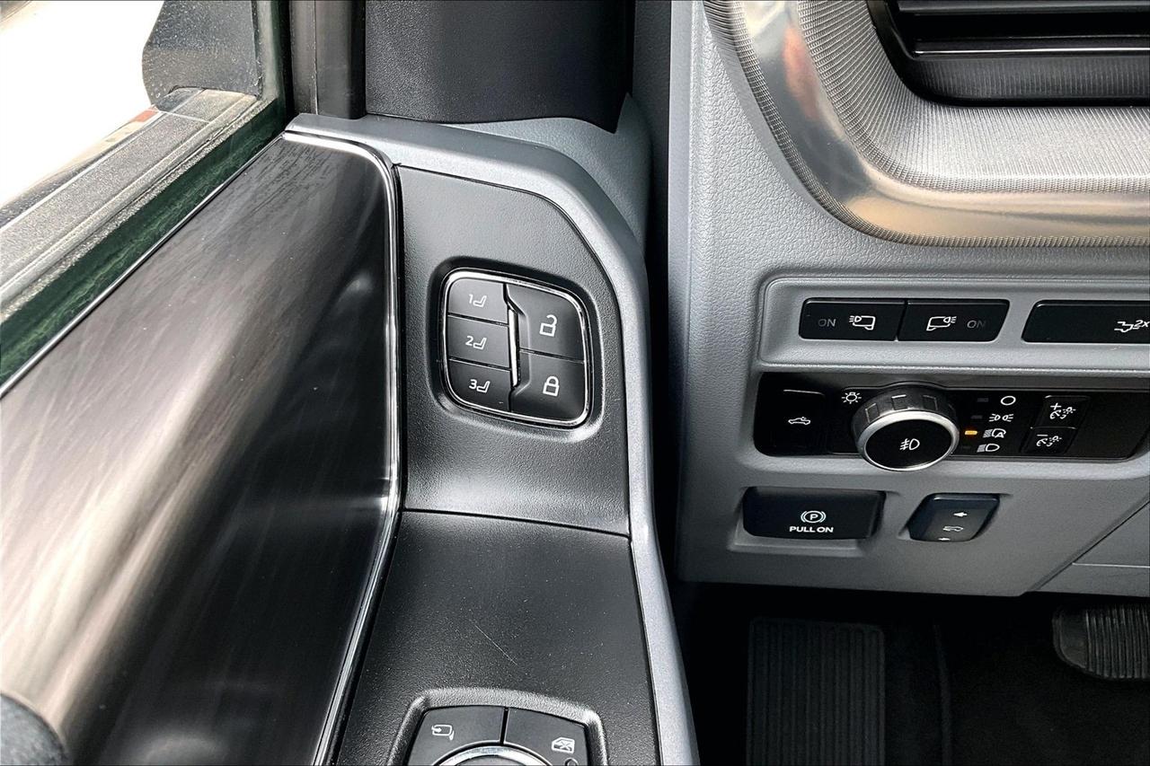 Ford F-150 Lariat 4WD SuperCrew 5.5' Box 2024