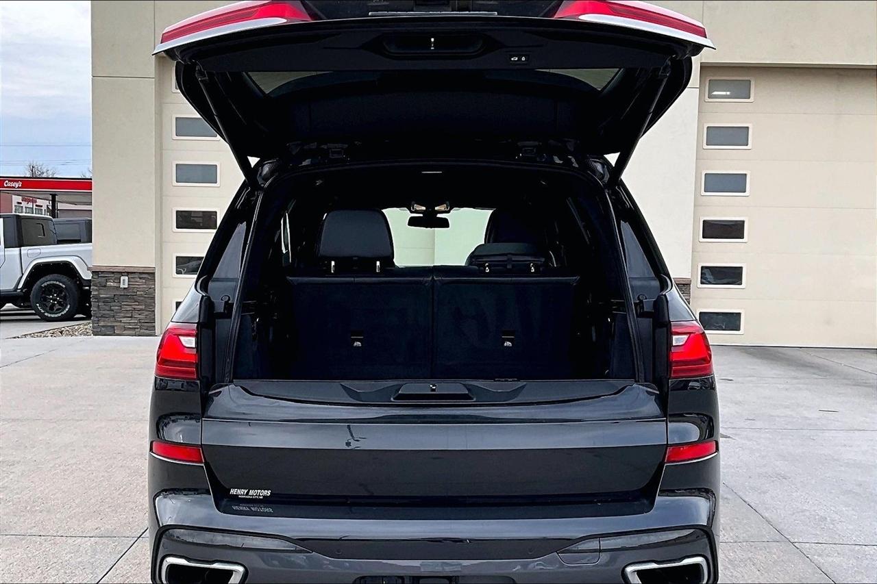 BMW X7 xDrive50i Sports Activity Vehicle 2019