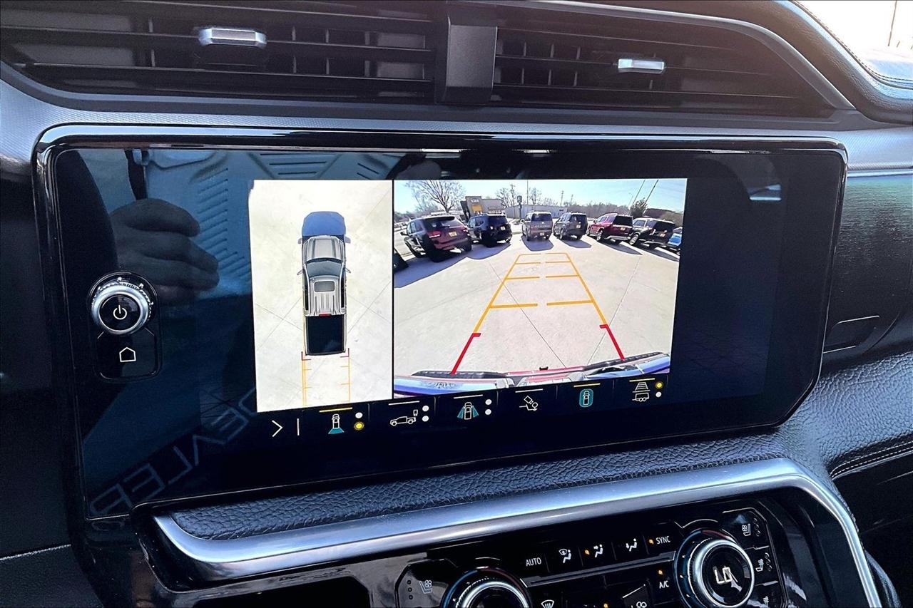 GMC Sierra 1500 4WD Crew Cab 147" Denali 2023
