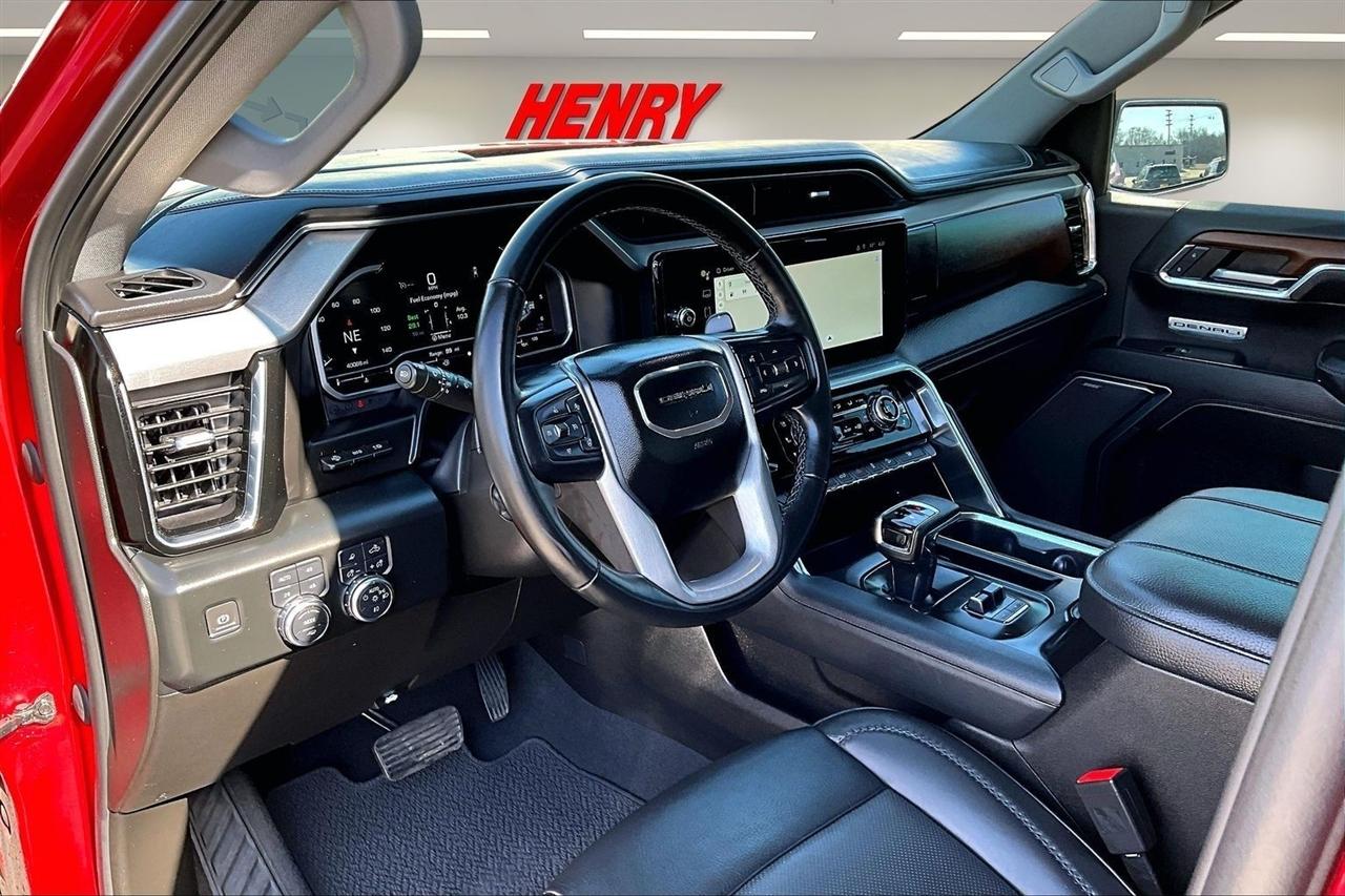 GMC Sierra 1500 4WD Crew Cab 147" Denali 2023
