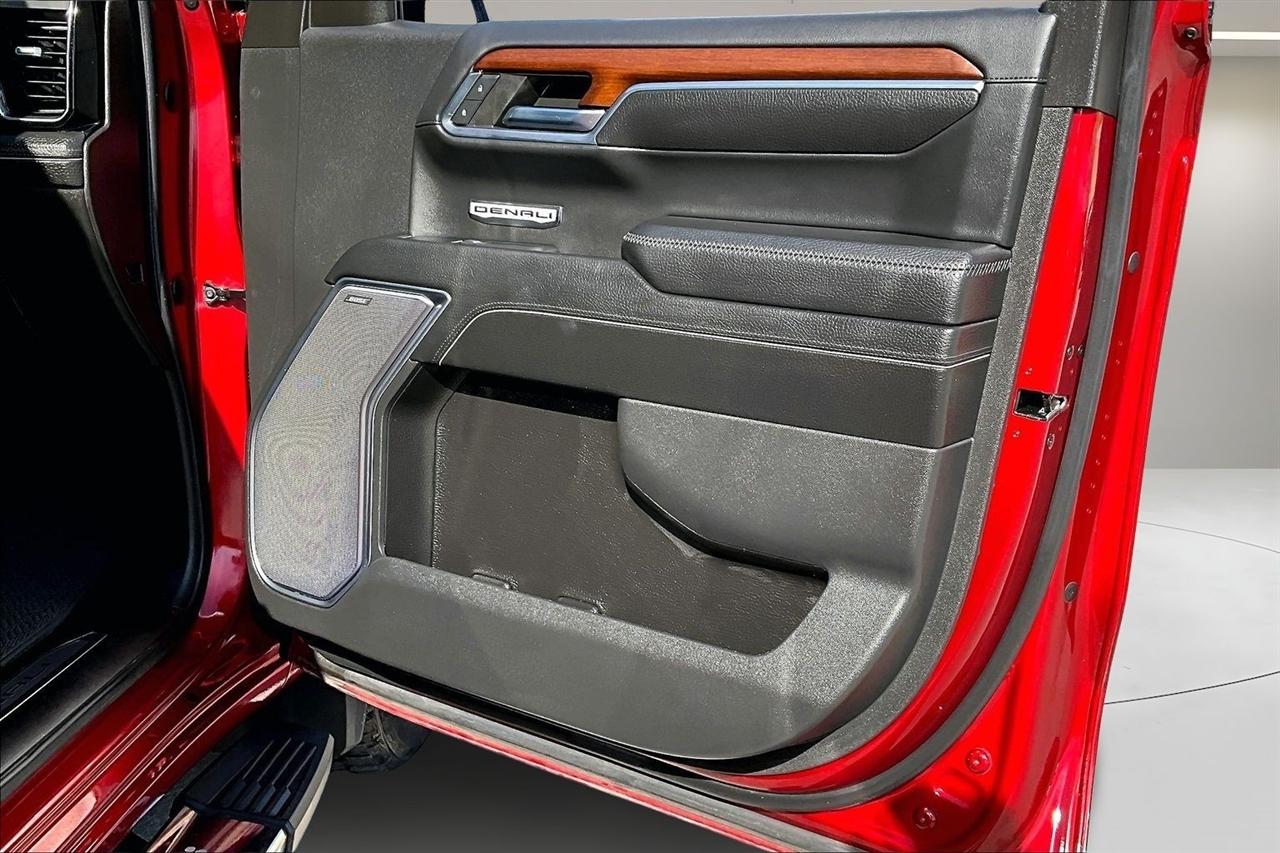 GMC Sierra 1500 4WD Crew Cab 147" Denali 2023