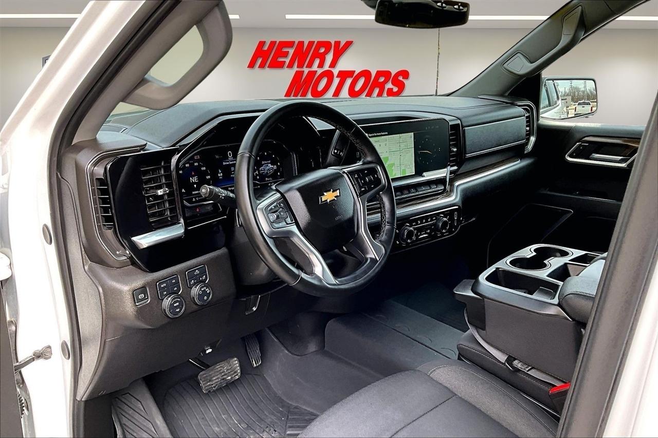 Chevrolet Silverado 1500  2025