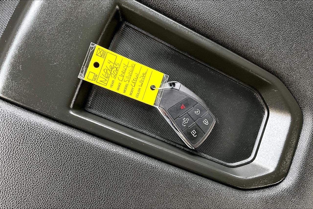 Chevrolet Silverado 1500  2025