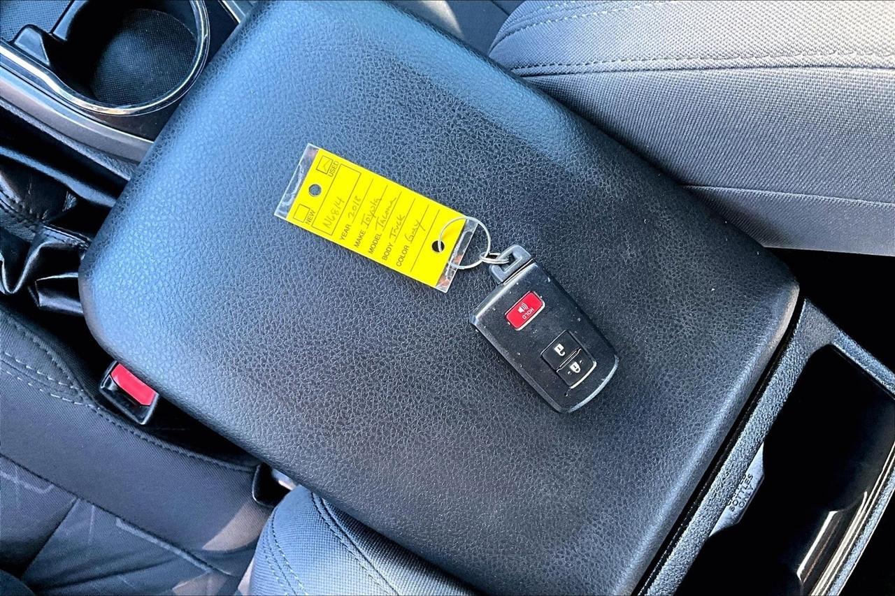 Toyota Tacoma TRD Off Road Double Cab 5' Bed V6 4x4 MT (Natl) 2018