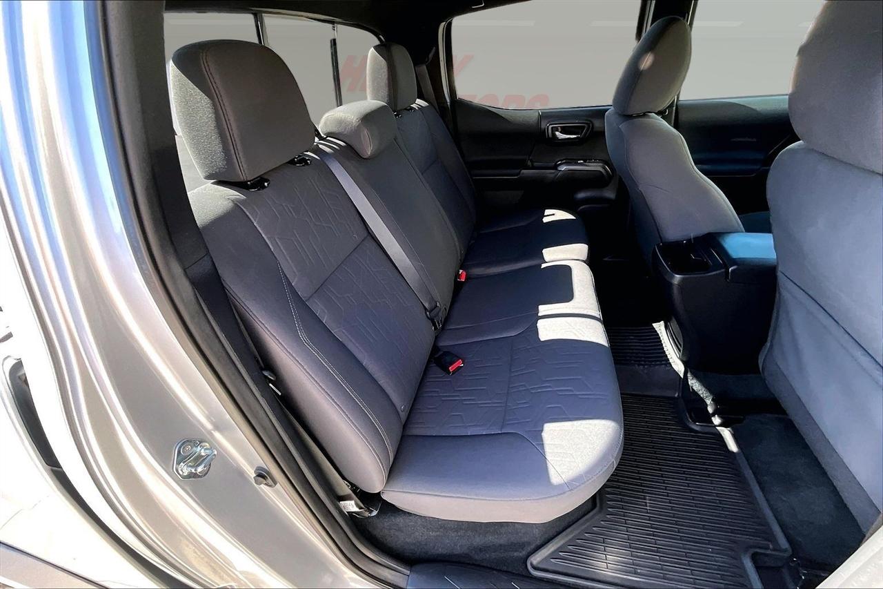 Toyota Tacoma TRD Off Road Double Cab 5' Bed V6 4x4 MT (Natl) 2018