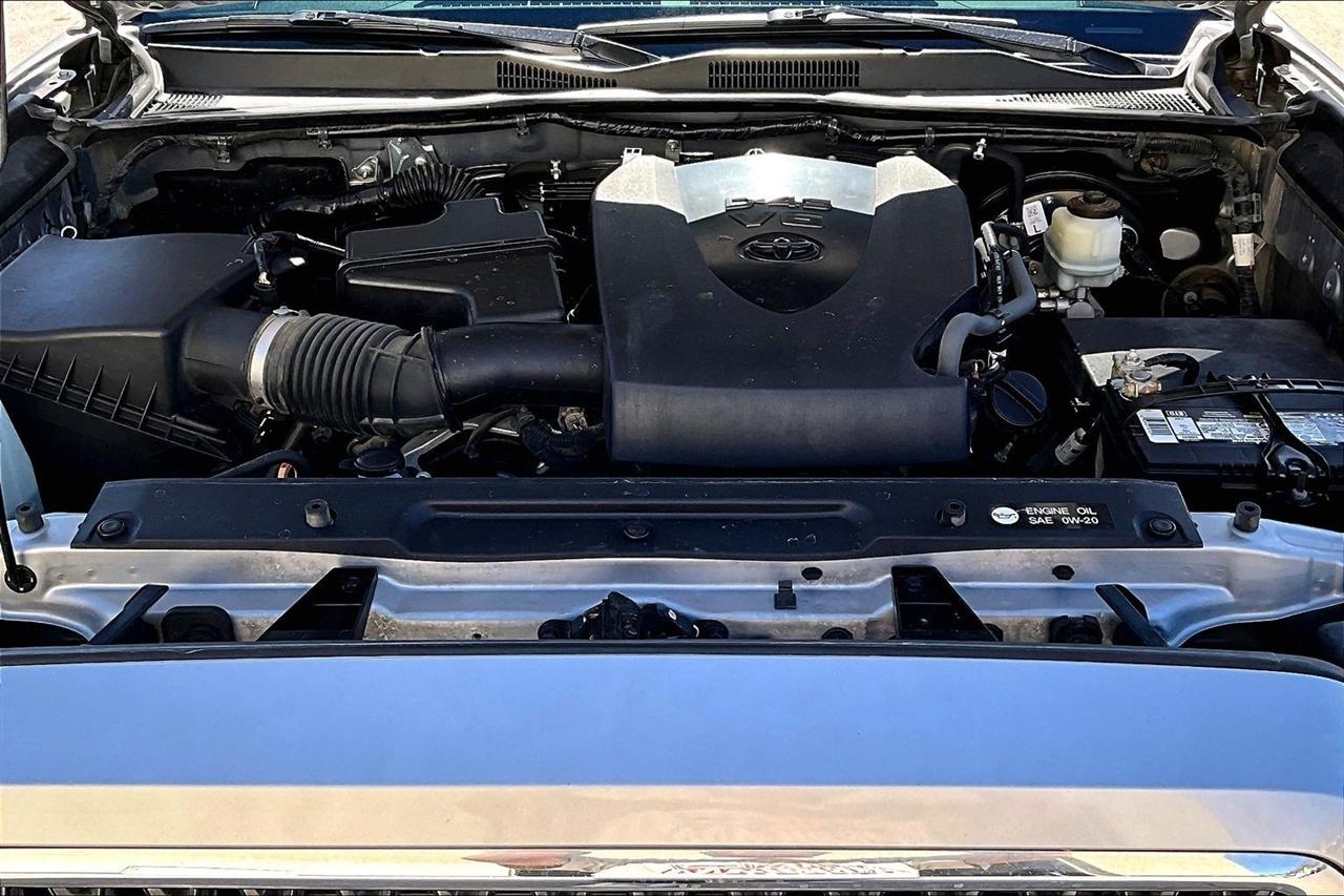 Toyota Tacoma TRD Off Road Double Cab 5' Bed V6 4x4 MT (Natl) 2018