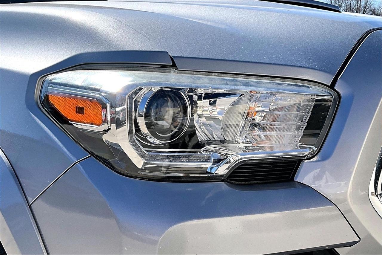 Toyota Tacoma TRD Off Road Double Cab 5' Bed V6 4x4 MT (Natl) 2018