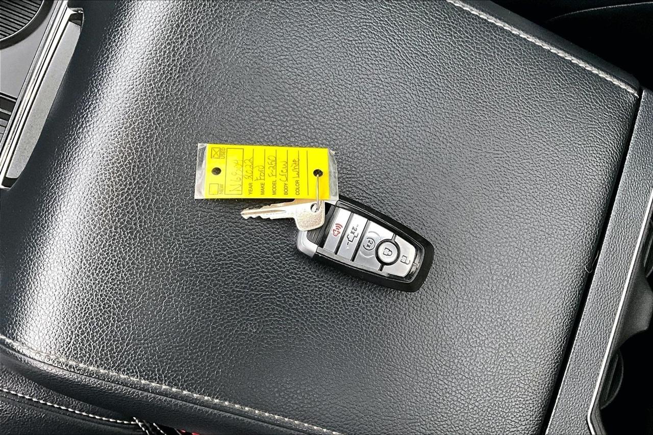 Ford Super Duty F-250 SRW King Ranch 4WD Crew Cab 8' Box 2022