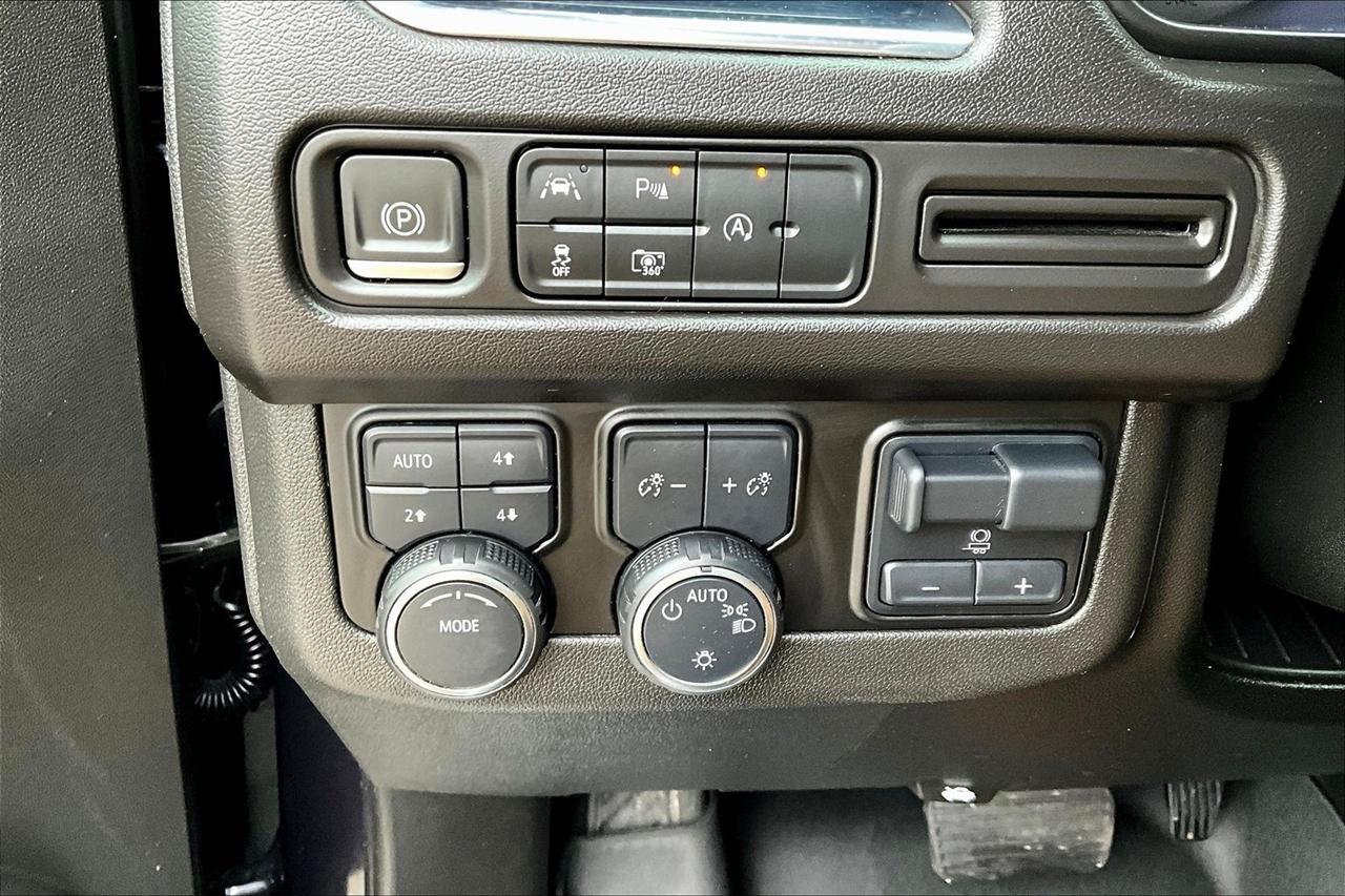 Chevrolet Tahoe 4WD 4dr RST 2024