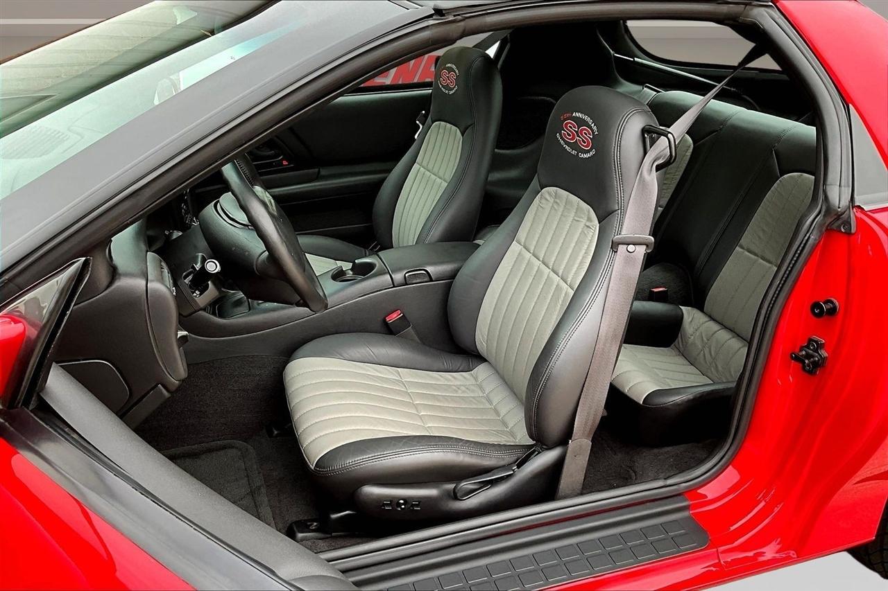 Chevrolet Camaro  2002