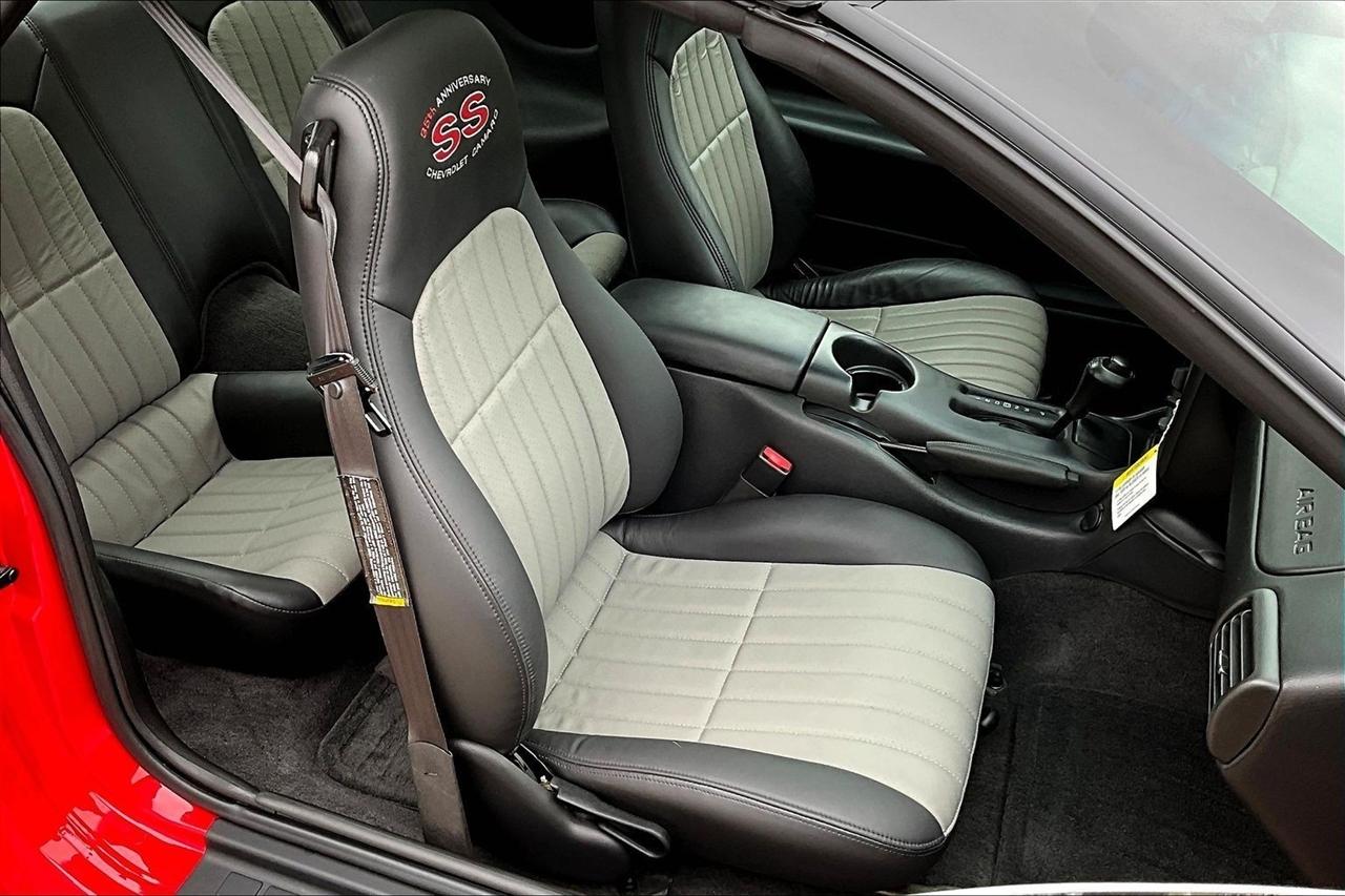 Chevrolet Camaro  2002