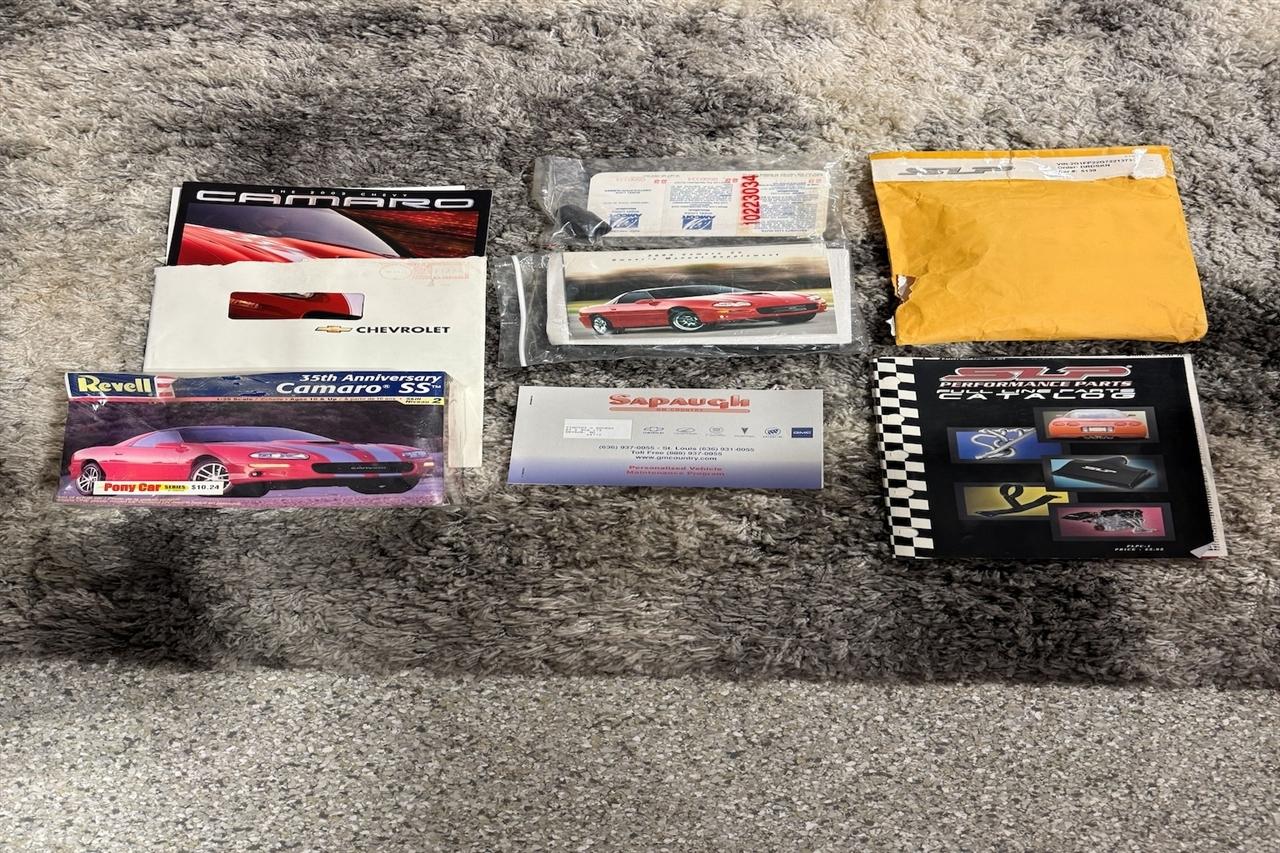 Chevrolet Camaro  2002