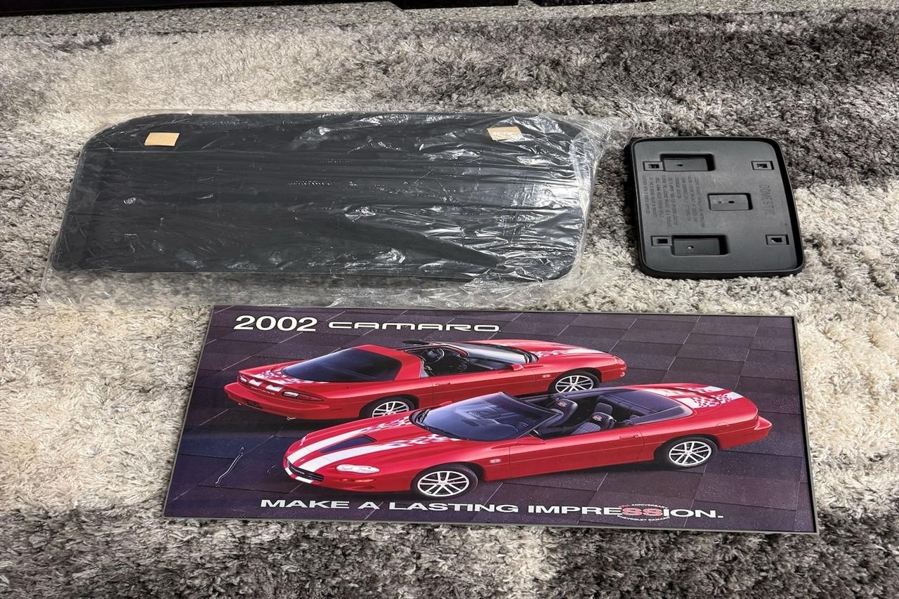 Chevrolet Camaro  2002