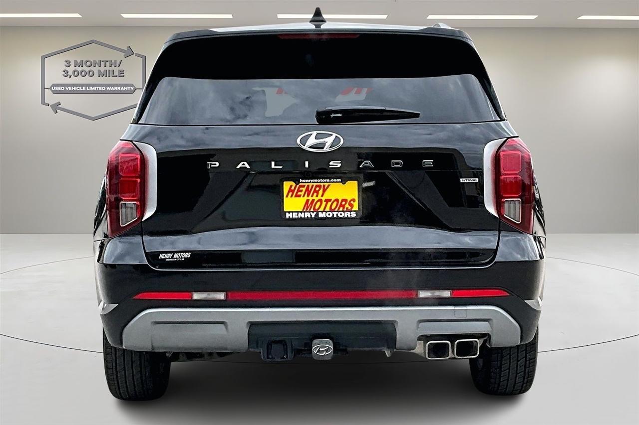 View vehicle photo 6