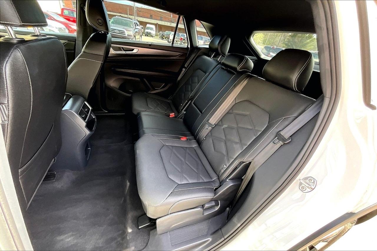 Volkswagen Atlas Cross Sport 2.0T SE w/Technology 4MOTION 2025