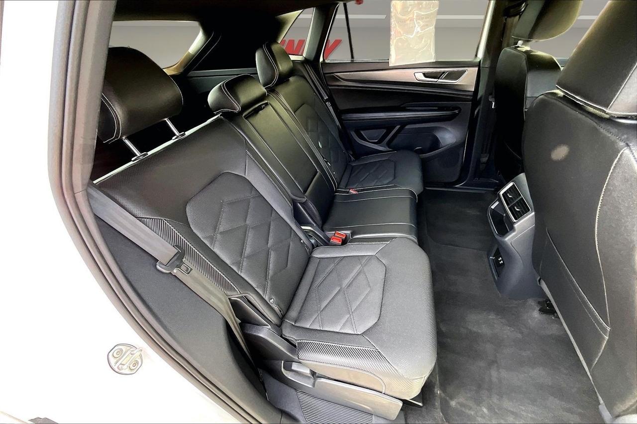Volkswagen Atlas Cross Sport 2.0T SE w/Technology 4MOTION 2025