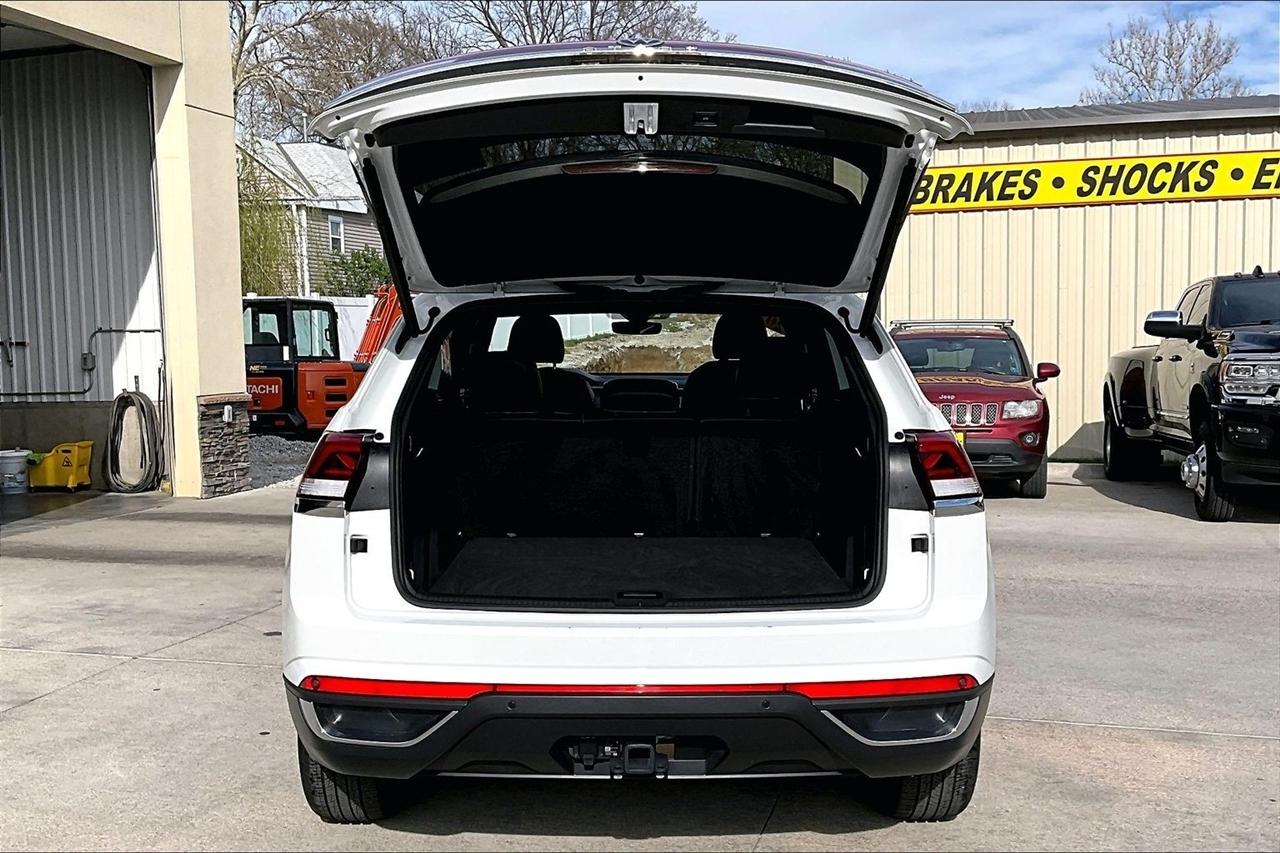 Volkswagen Atlas Cross Sport 2.0T SE w/Technology 4MOTION 2025