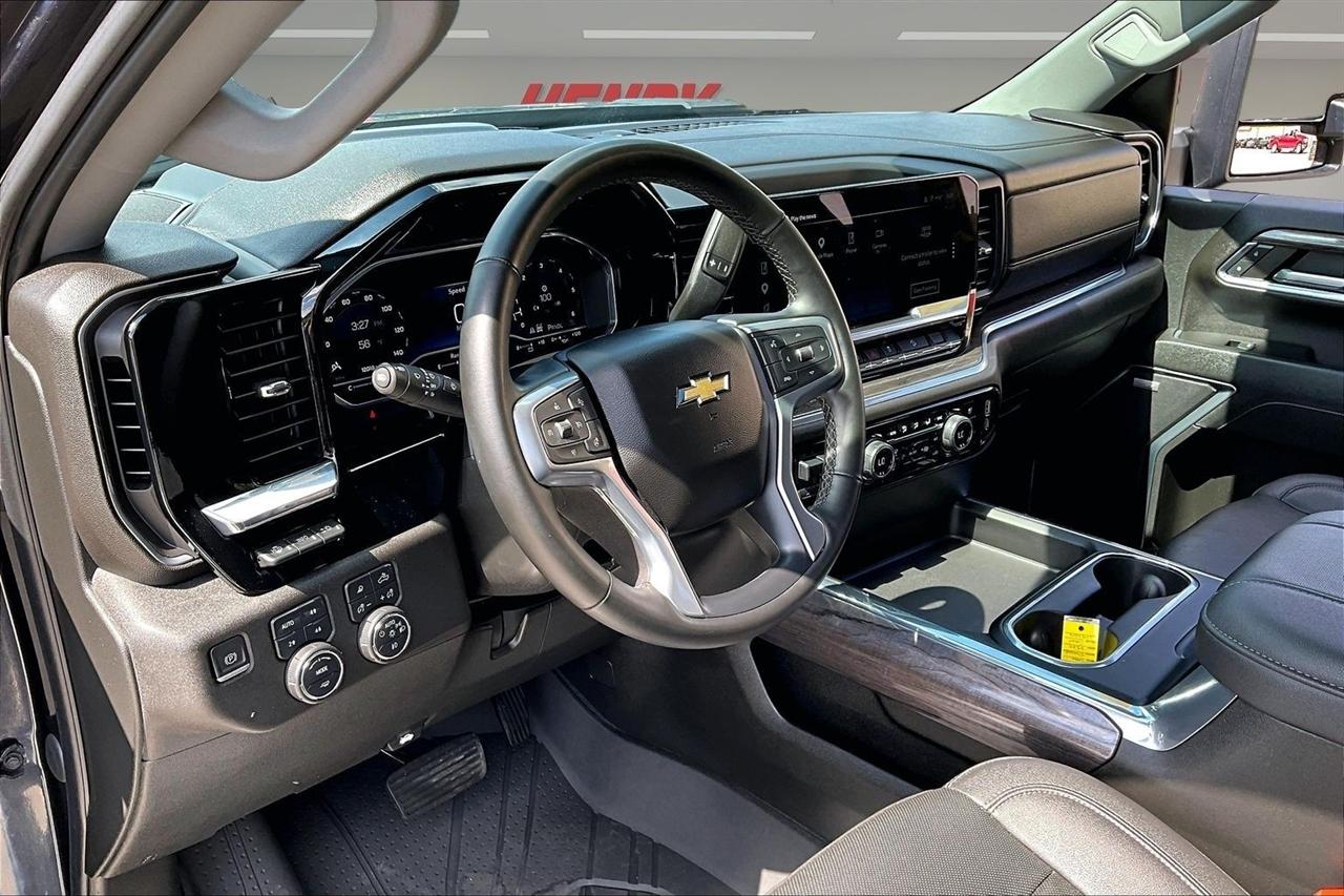 Chevrolet Silverado 3500HD 4WD Crew Cab 159" LTZ 2024
