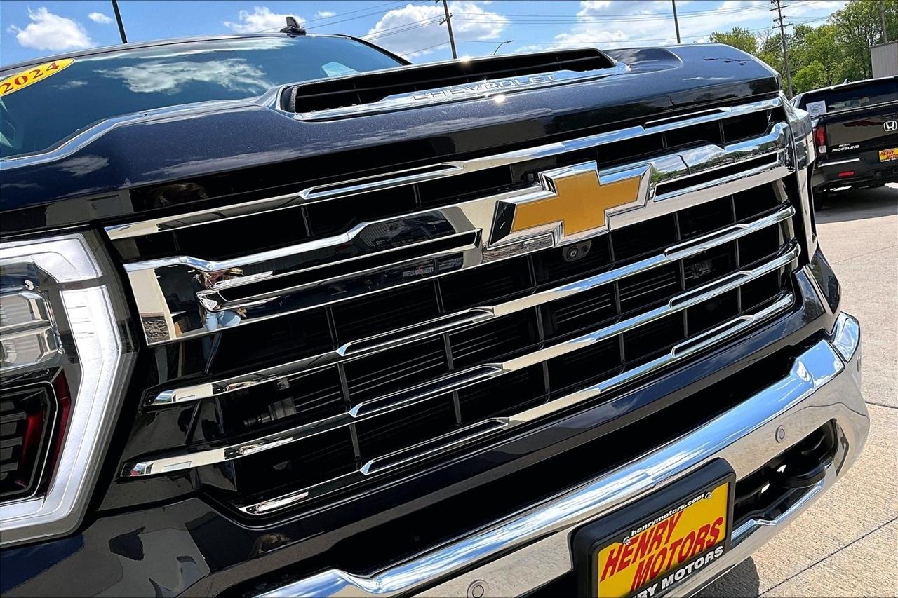 Chevrolet Silverado 3500HD 4WD Crew Cab 159" LTZ 2024
