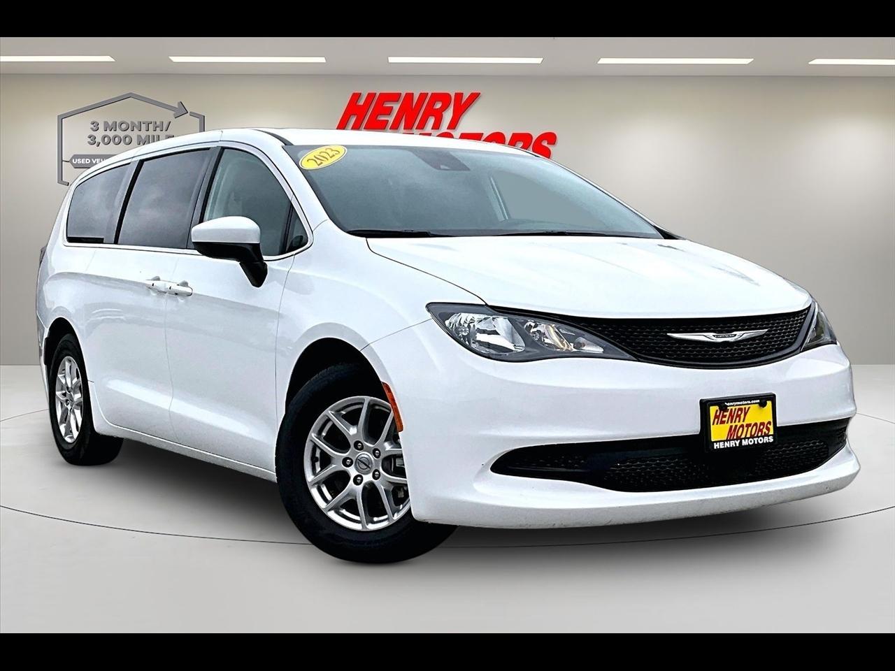 2023 Chrysler Voyager LX FWD