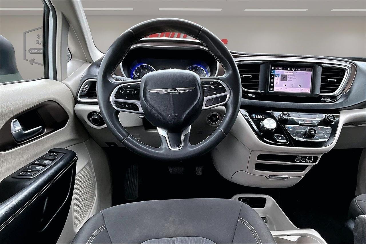 Chrysler Voyager LX FWD 2023