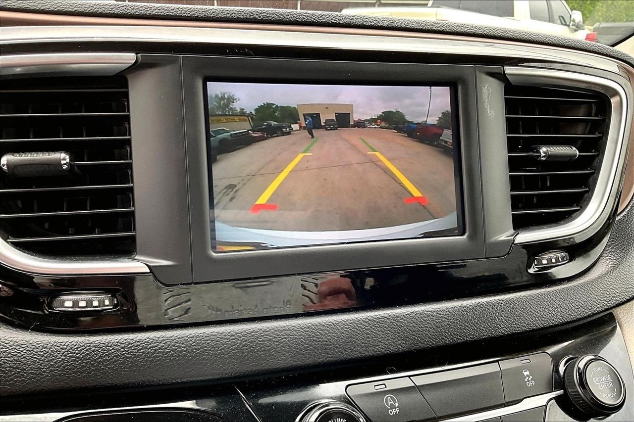 Chrysler Voyager LX FWD 2023