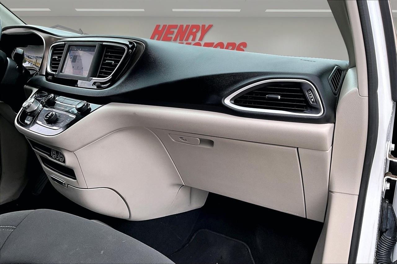 Chrysler Voyager LX FWD 2023
