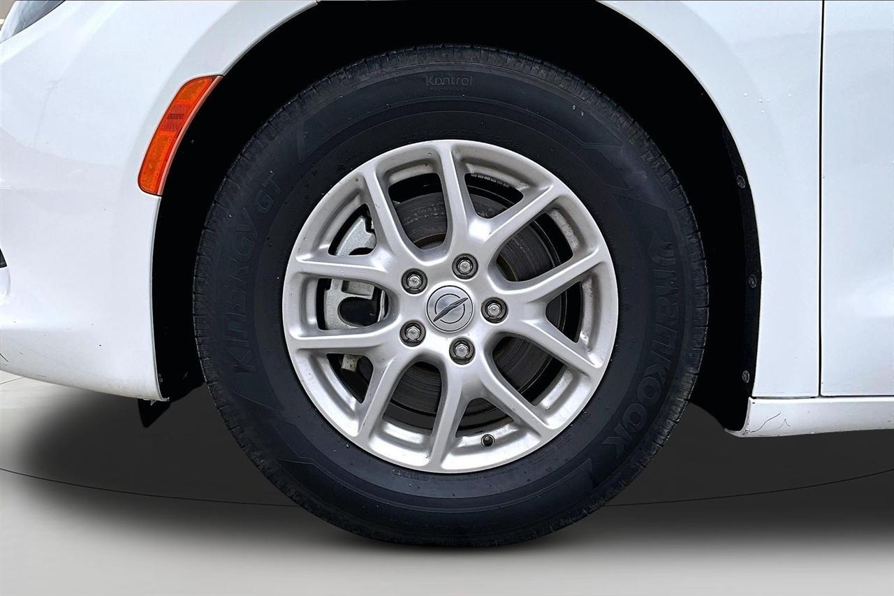 Chrysler Voyager LX FWD 2023