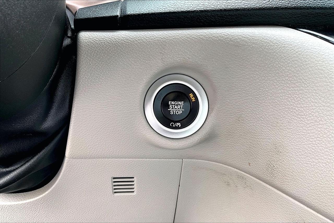 Chrysler Voyager LX FWD 2023