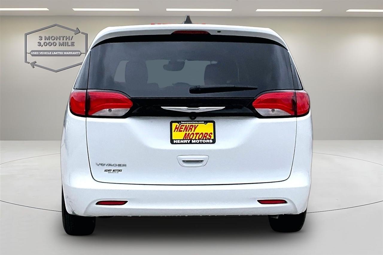 Chrysler Voyager LX FWD 2023