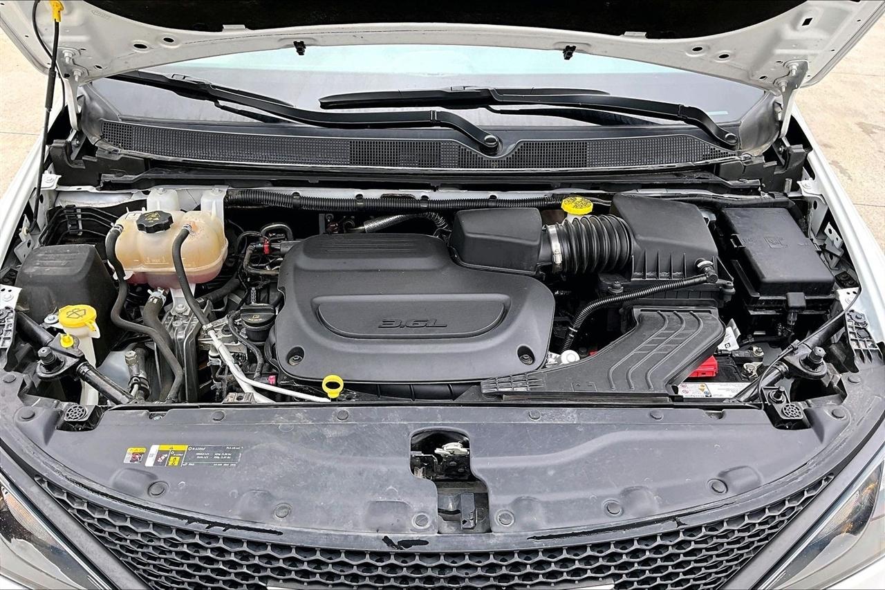Chrysler Voyager LX FWD 2023