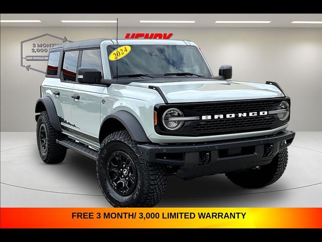 Gray 2024 Ford Bronco Wildtrak 4-Door 4WD SUV / Crossover Four-Wheel Drive Automatic