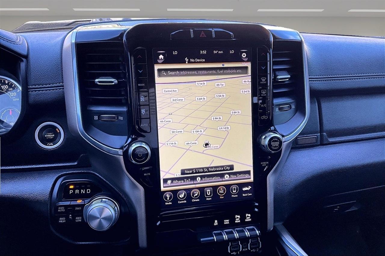 RAM 1500 Laramie 4x4 Crew Cab 6'4" Box 2019