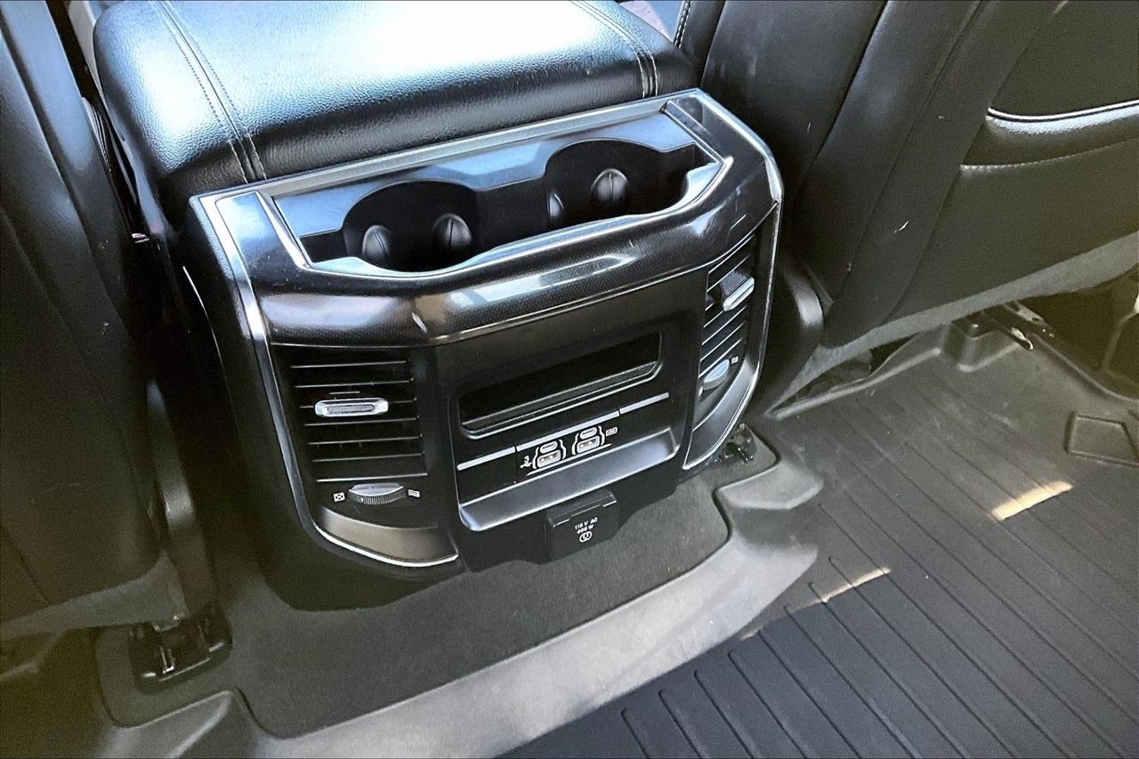 RAM 1500 Laramie 4x4 Crew Cab 6'4" Box 2019