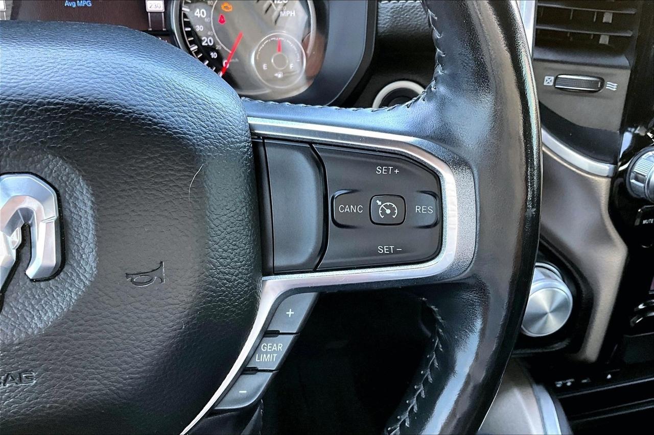 RAM 1500 Laramie 4x4 Crew Cab 6'4" Box 2019