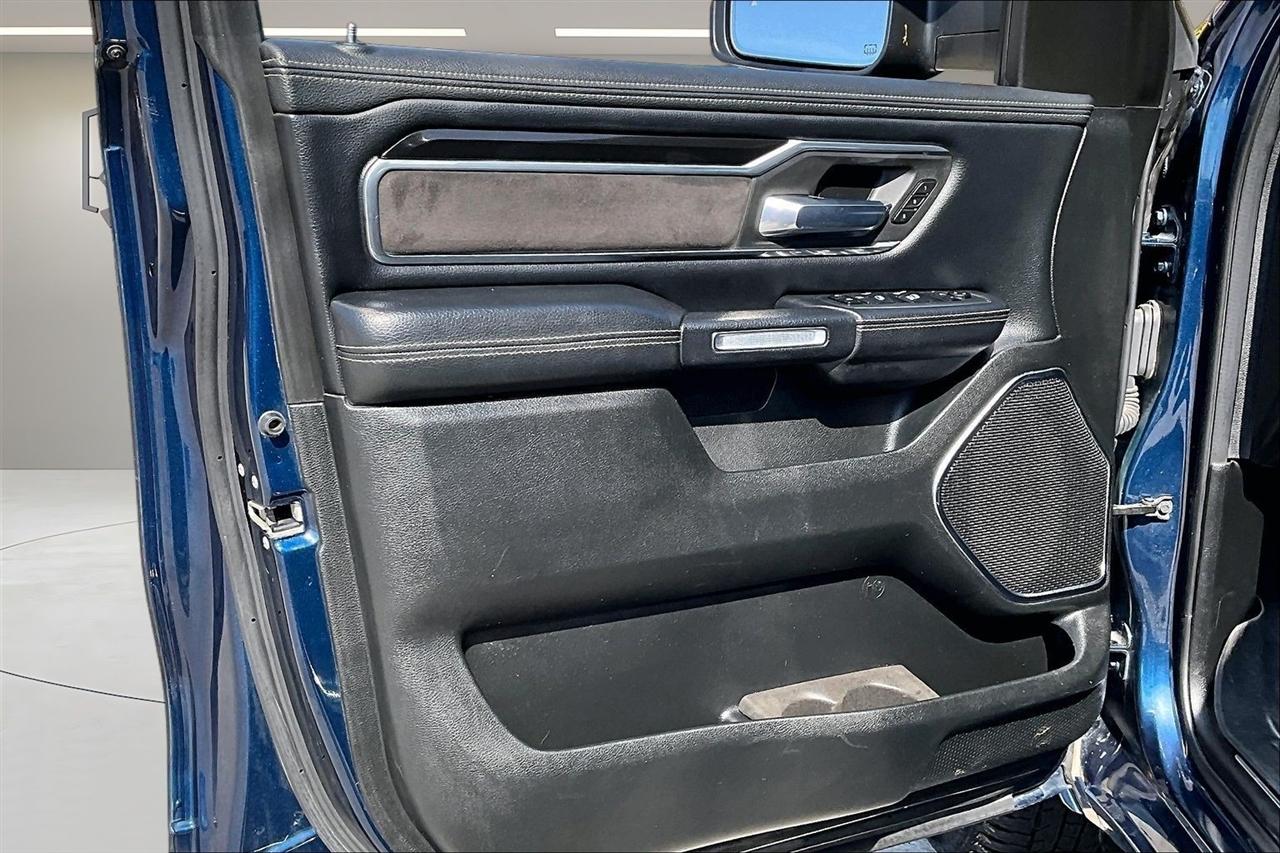 RAM 1500 Laramie 4x4 Crew Cab 6'4" Box 2019