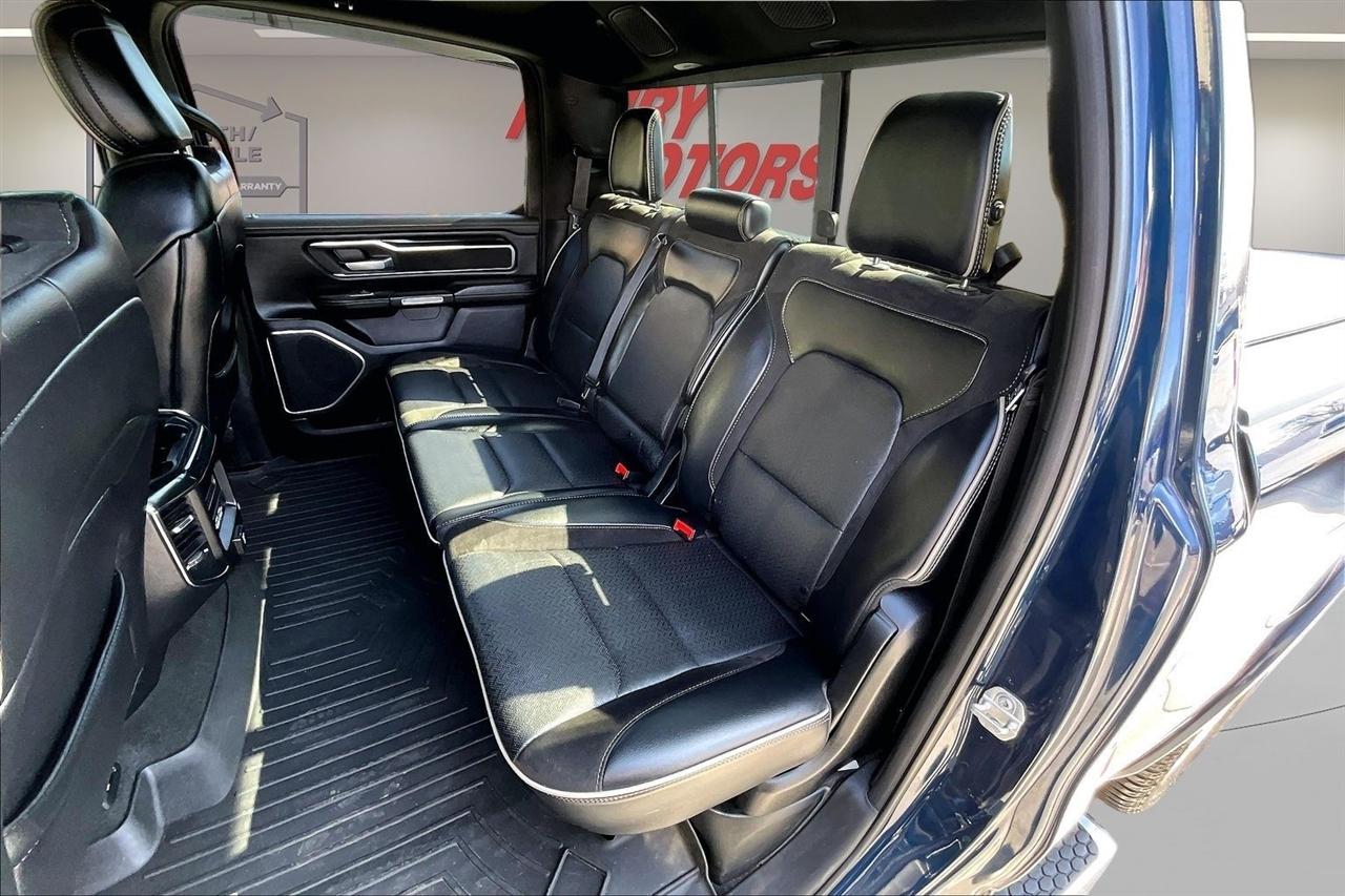 RAM 1500 Laramie 4x4 Crew Cab 6'4" Box 2019