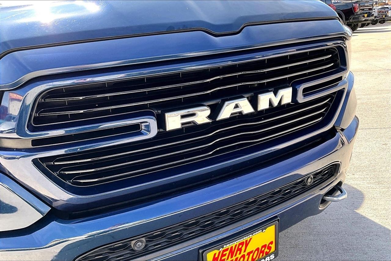 RAM 1500 Laramie 4x4 Crew Cab 6'4" Box 2019