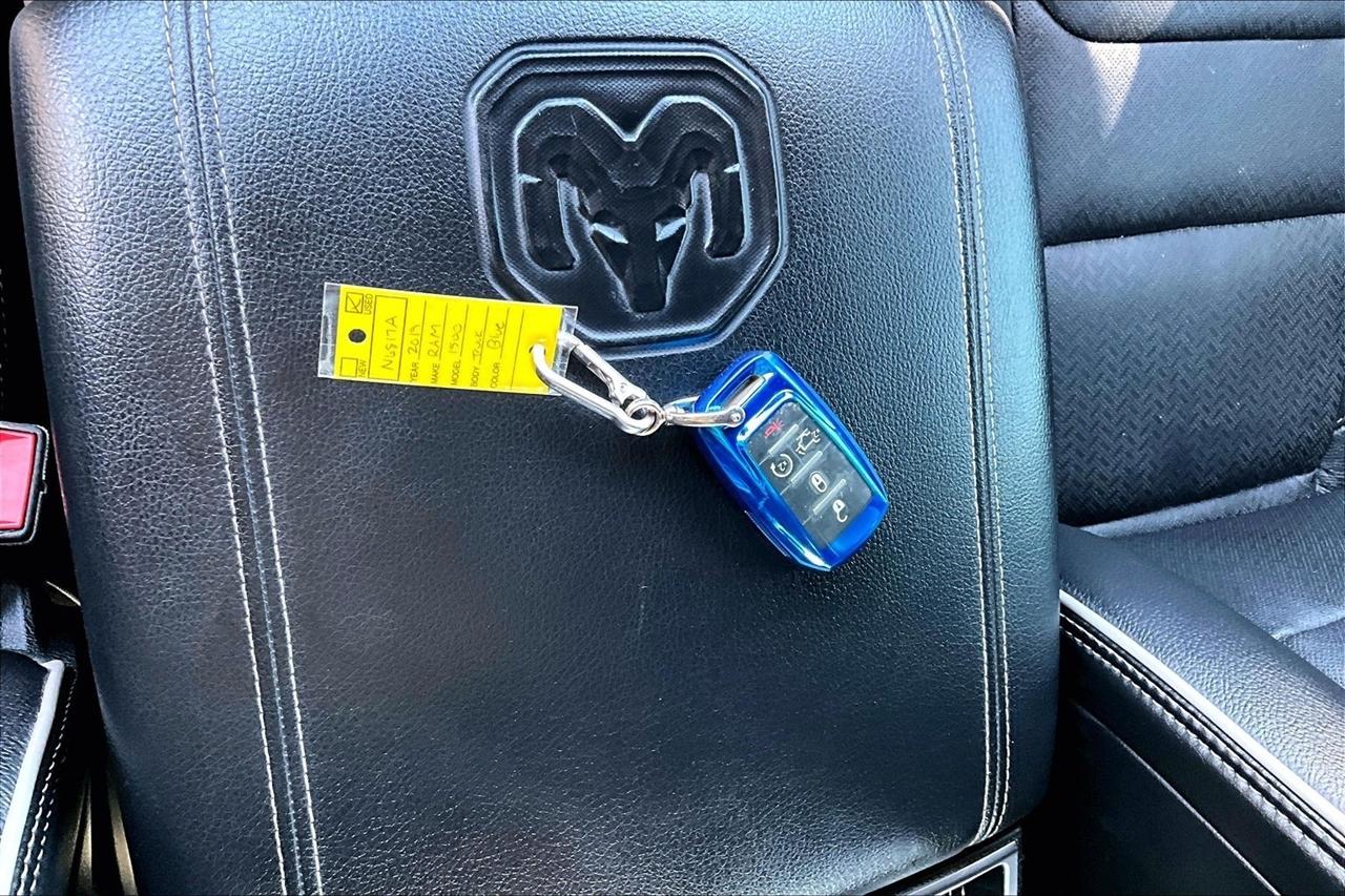 RAM 1500 Laramie 4x4 Crew Cab 6'4" Box 2019