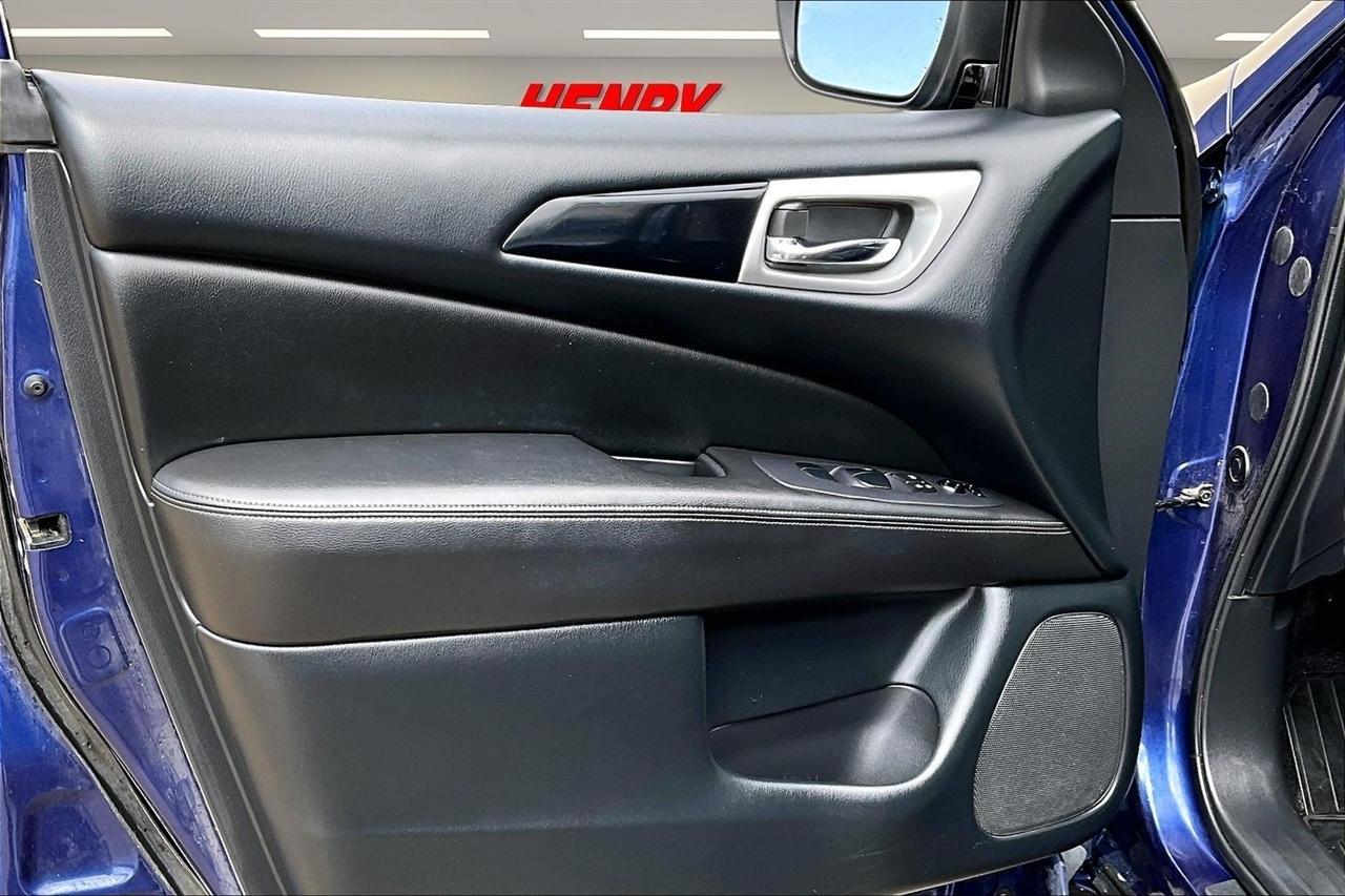 Nissan Pathfinder 4x4 S 2019