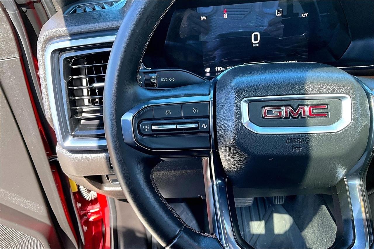 GMC Canyon 4WD Crew Cab AT4 2023