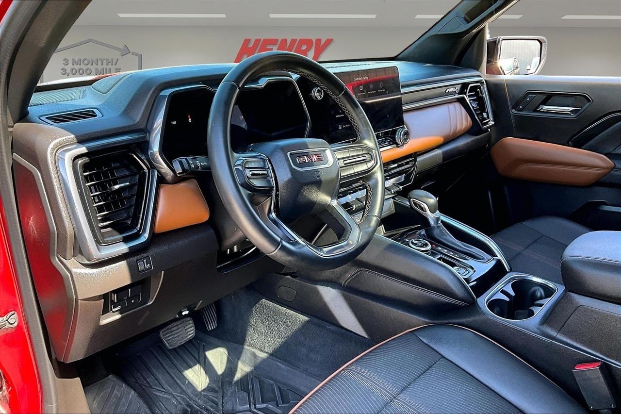 GMC Canyon 4WD Crew Cab AT4 2023