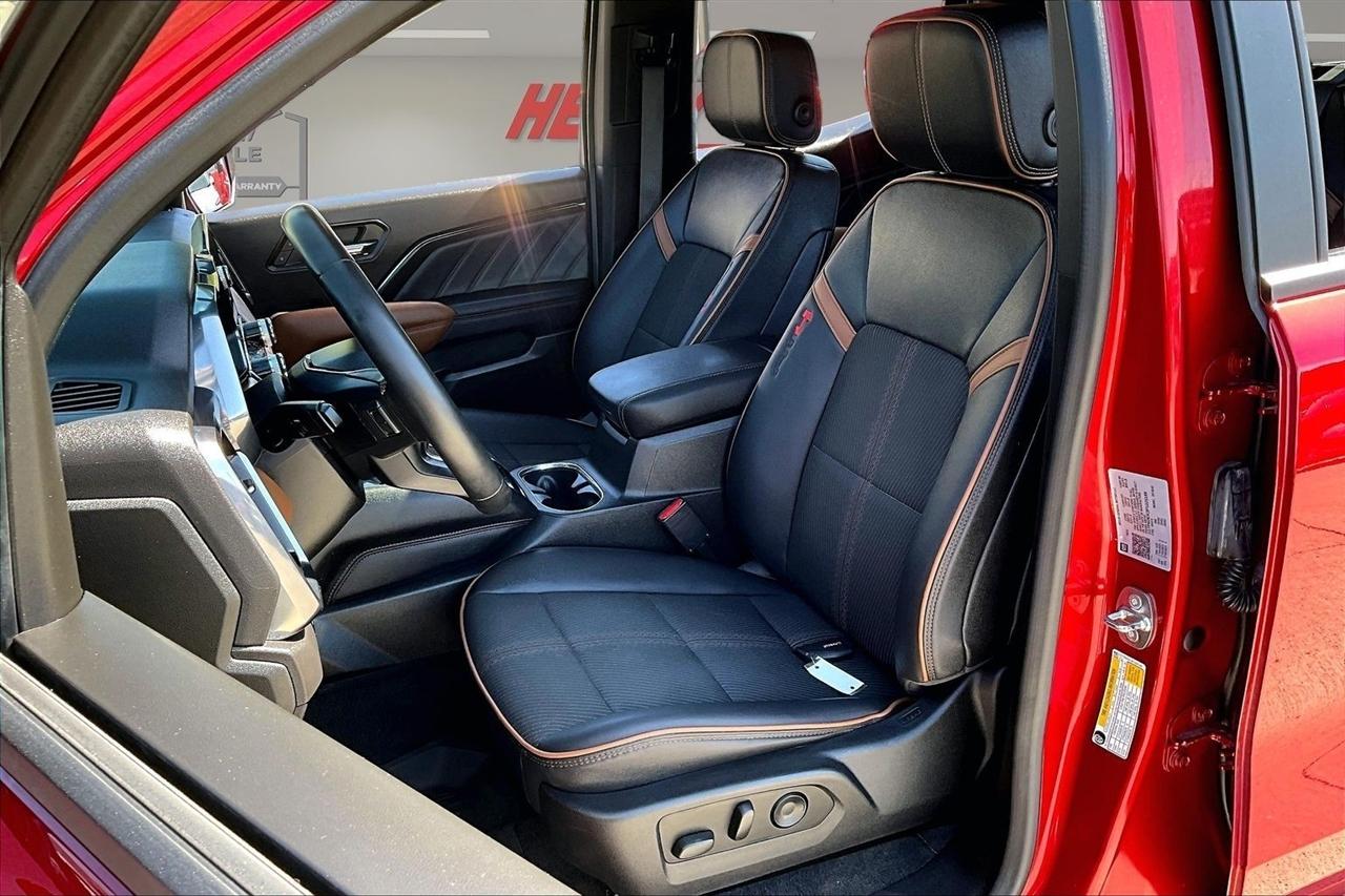 GMC Canyon 4WD Crew Cab AT4 2023