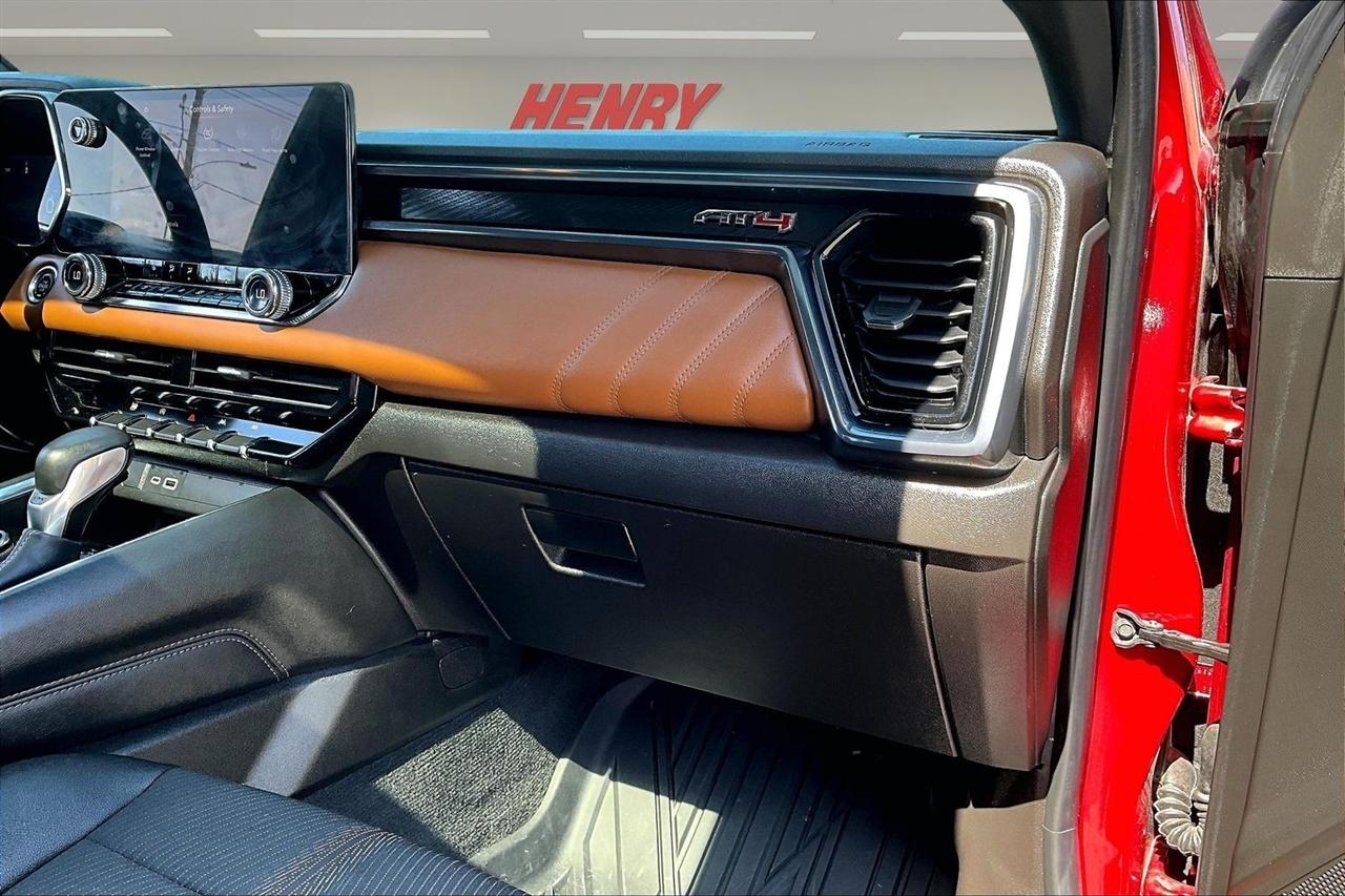 GMC Canyon 4WD Crew Cab AT4 2023