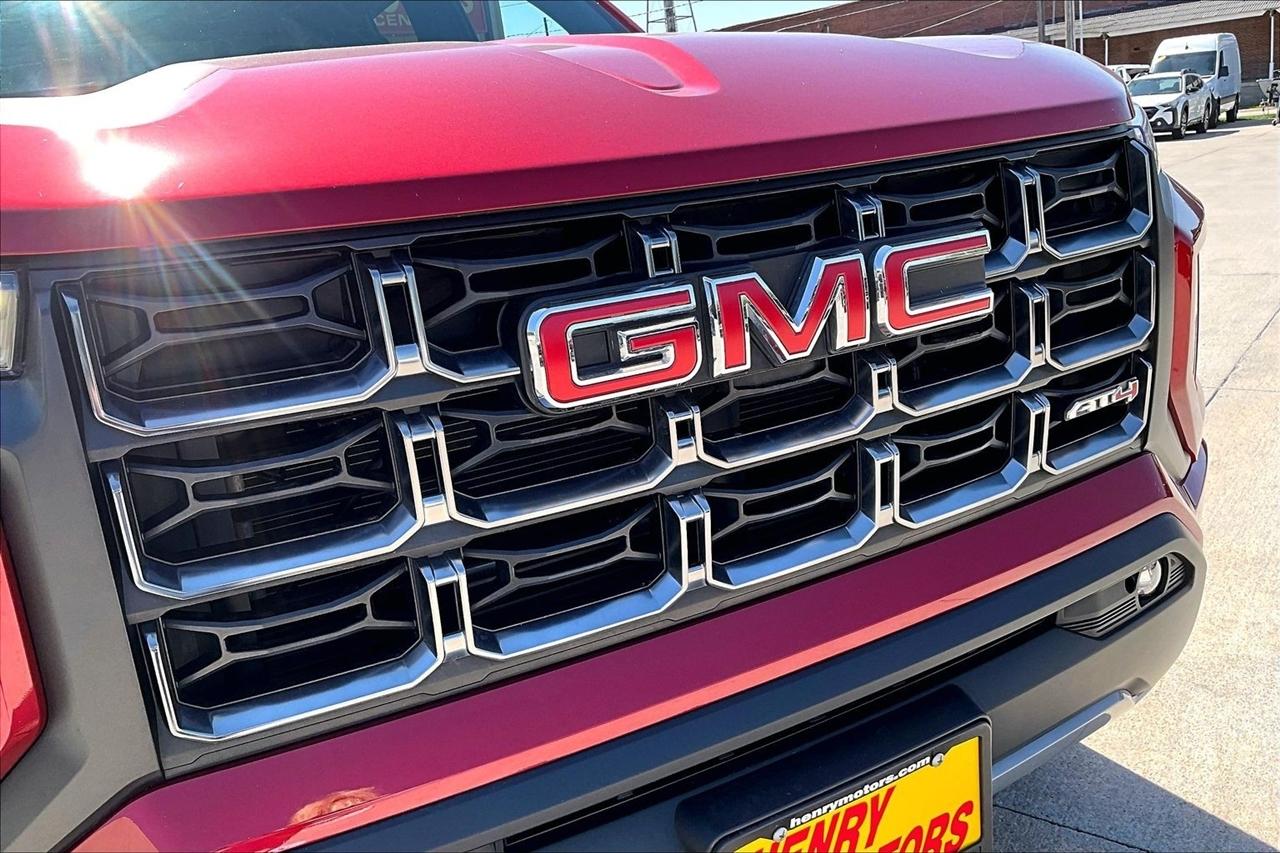 GMC Canyon 4WD Crew Cab AT4 2023