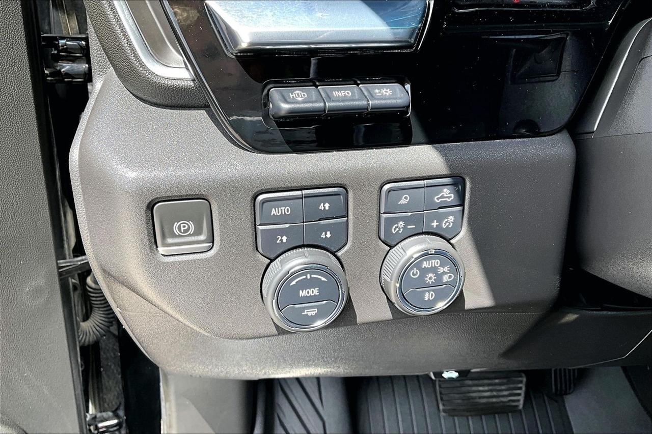 Chevrolet Silverado 1500 4WD Crew Cab 147" LTZ 2022