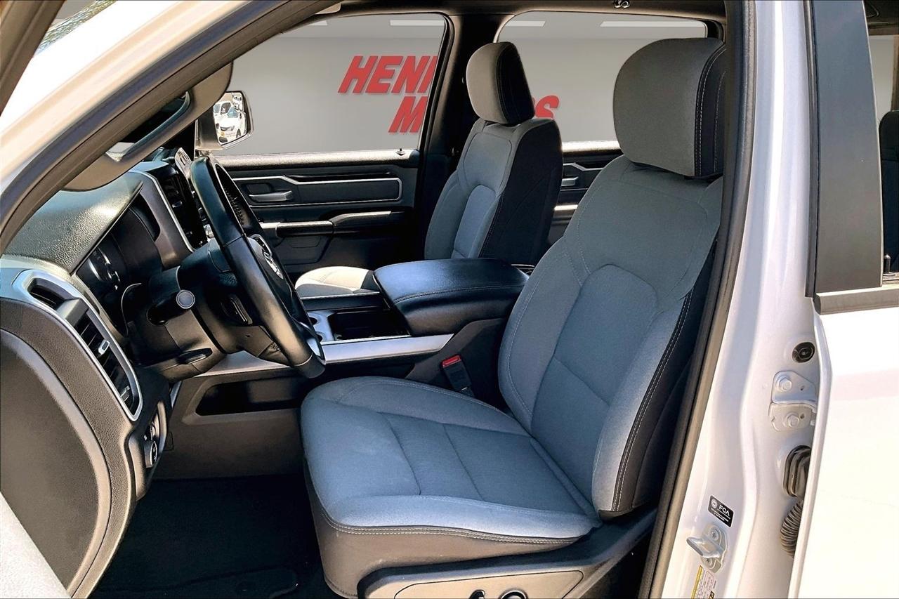 RAM 1500 Big Horn 4x4 Crew Cab 5'7" Box 2023